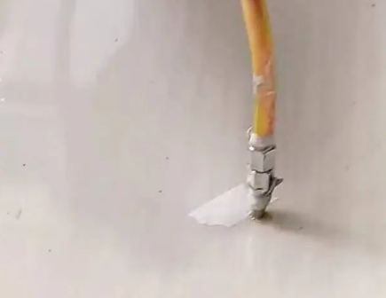 蜀山瓷砖空鼓维修公司专业解答在瓷砖铺贴过程中，如果使用的砂料过粗（如全部使用了粗砂），可能会导致以下问题